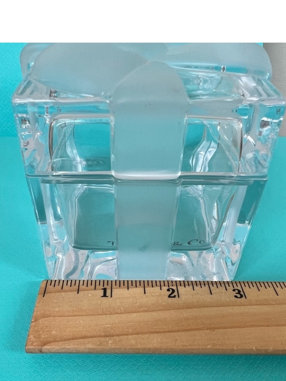 Large Tiffany & Co. Clear and Frosted Crystal Flower Box with Signature Accents - Picture 3 of 3